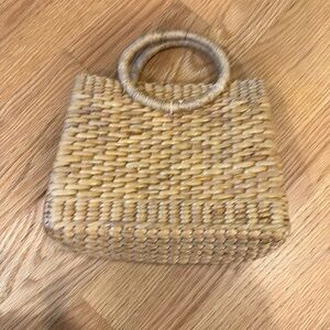 VELVET - By Graham & Spencer. Neutral Woven Straw Handbag